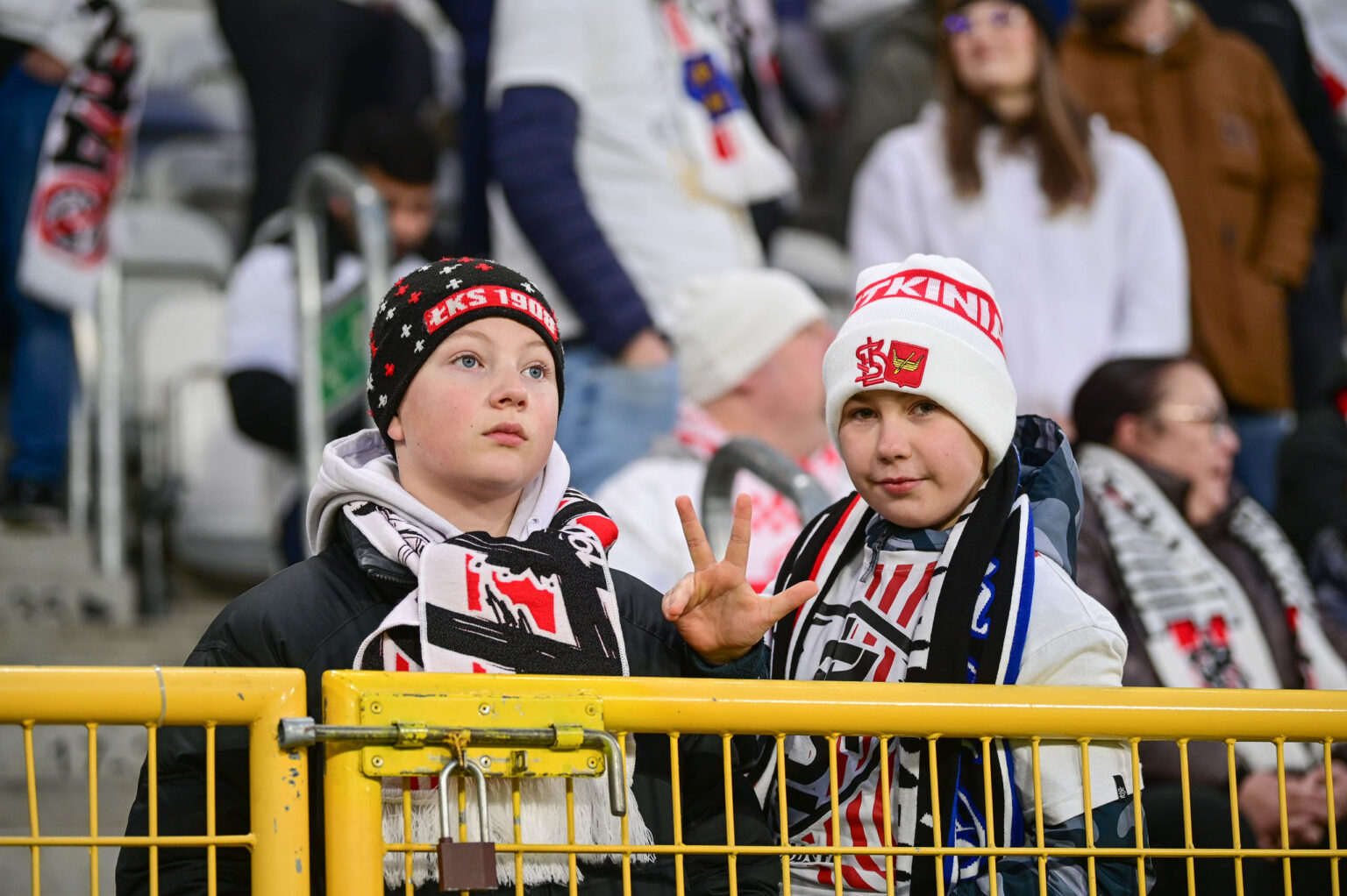 70. derby Łodzi: doping kibiców ŁKS
