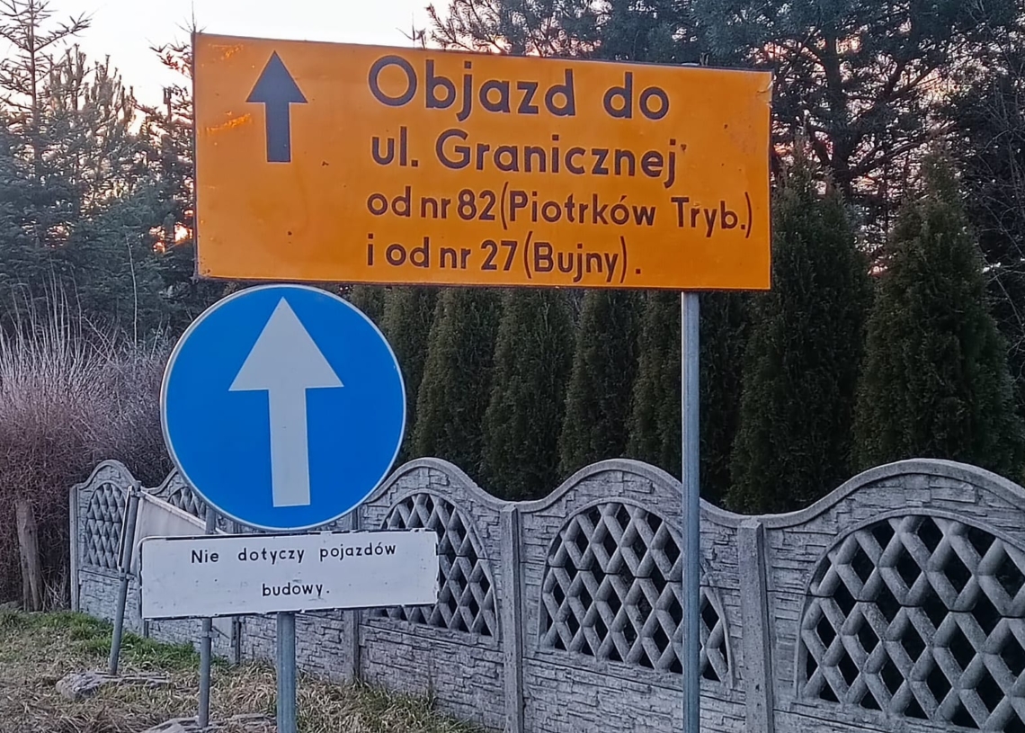 Remont ulicy Roosevelta w Piotrkowie. Droga wyznaczona na objazd nie nadaje się do jazdy [ZDJĘCIA + WIDEO]