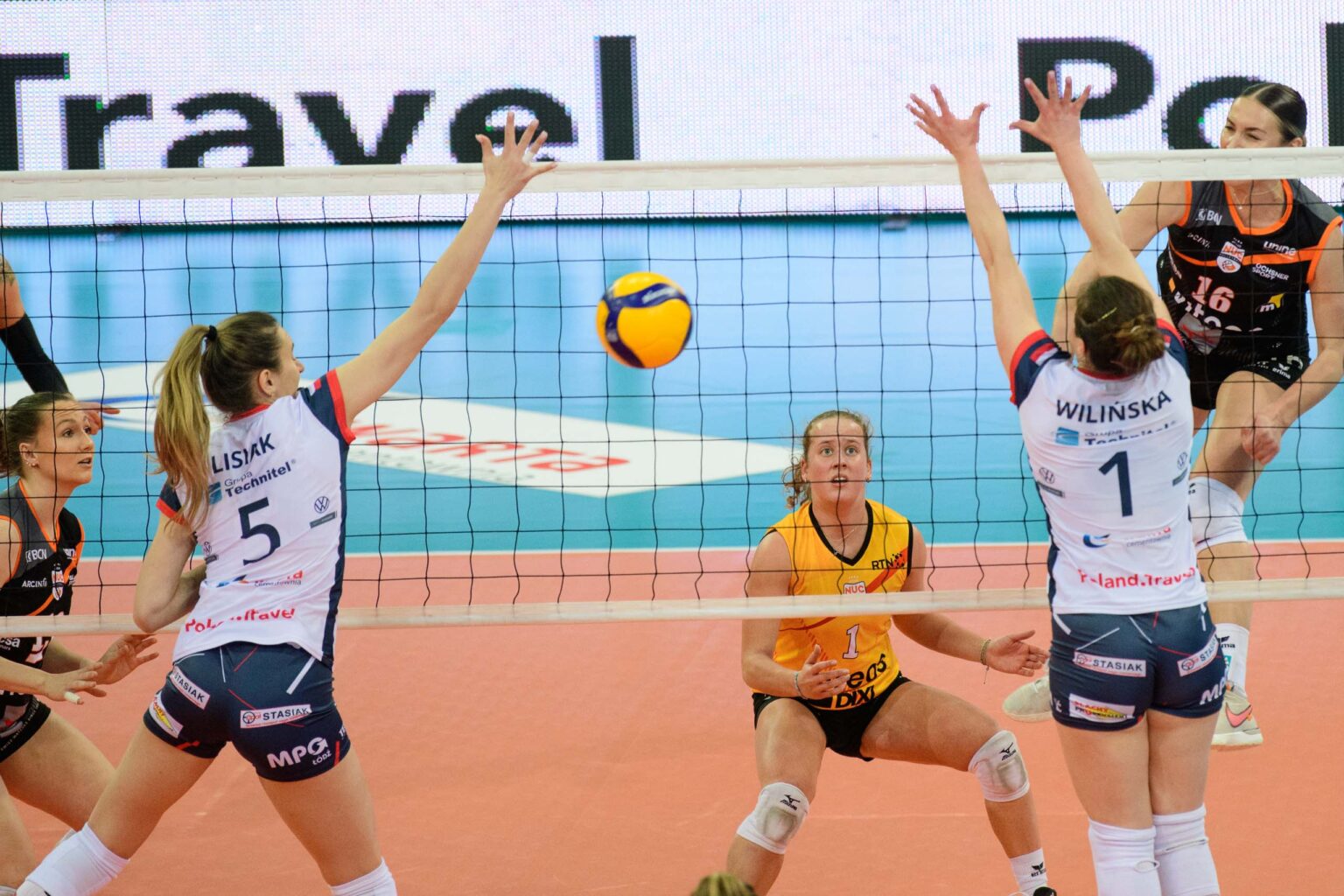 Grot Budowlani Lodz – NUC Volleyball 11