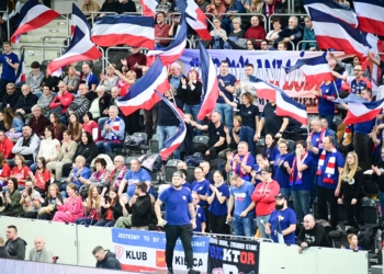 Doping kibiców w meczu Grot Budowlani Łódź – NUC Volleyball