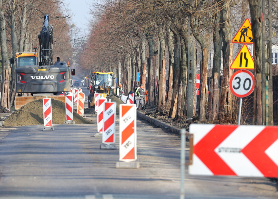 Remonty na Górnej. Na Demokratycznej trwa na razie budowa chodników, a na Pryncypalnej przystanków autobusowych
