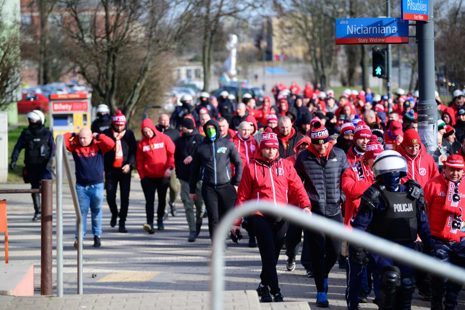 Przemarsz kibicow Widzewa 117