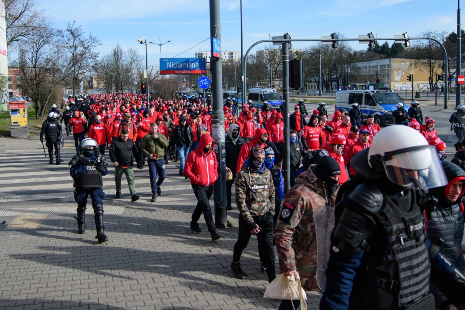 Przemarsz kibicow Widzewa 21