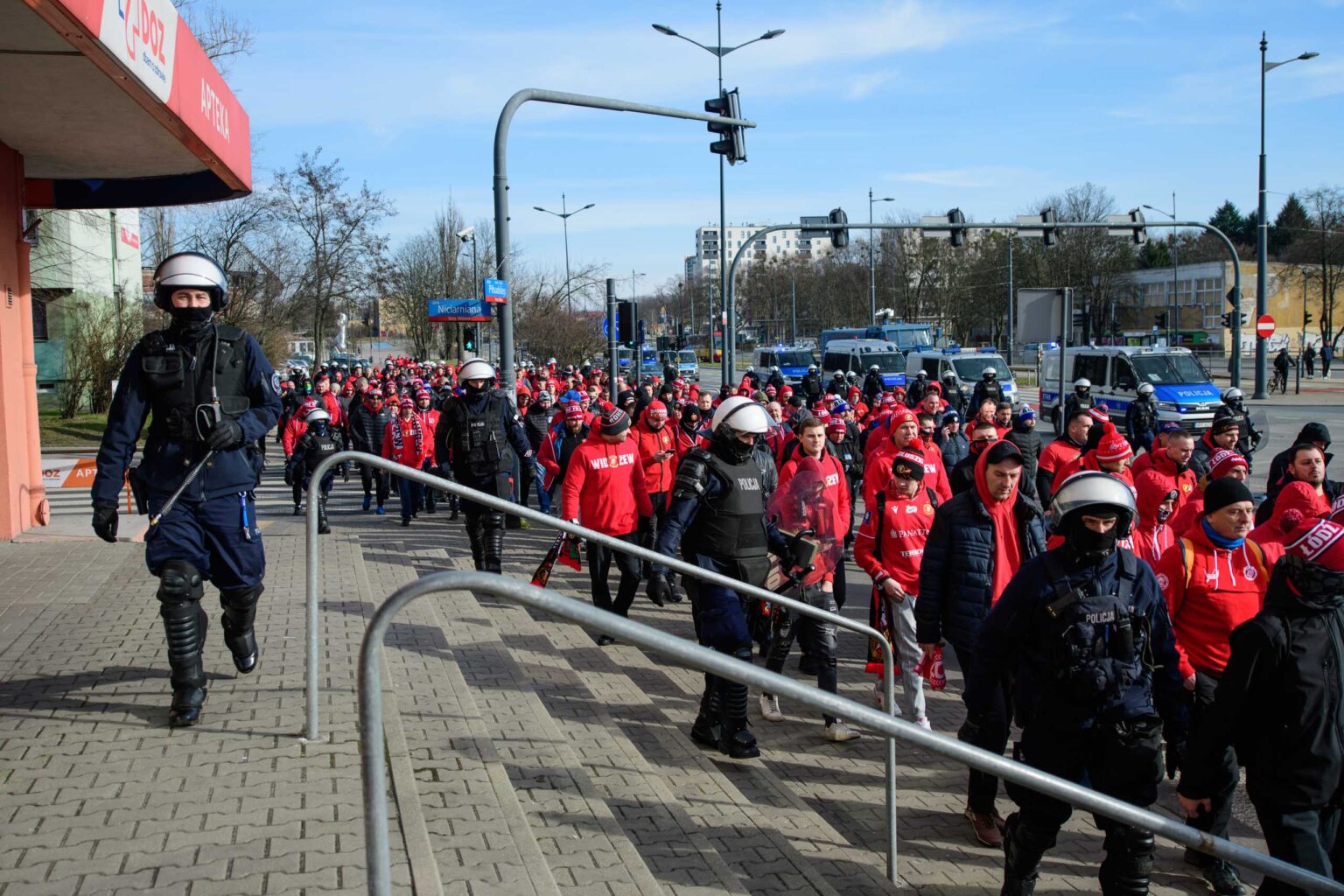 Przemarsz kibicow Widzewa 25