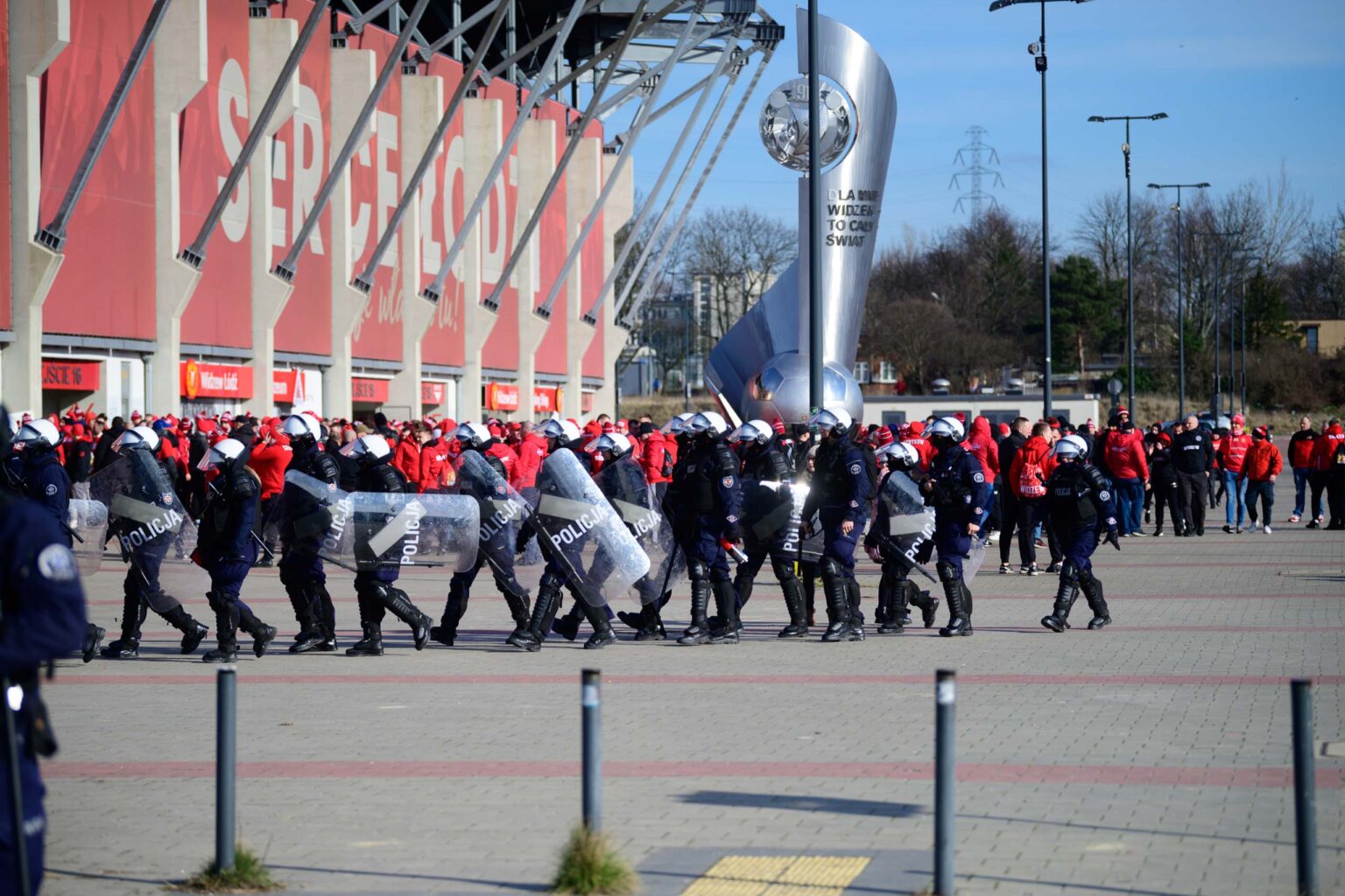 Przemarsz kibicow Widzewa 33