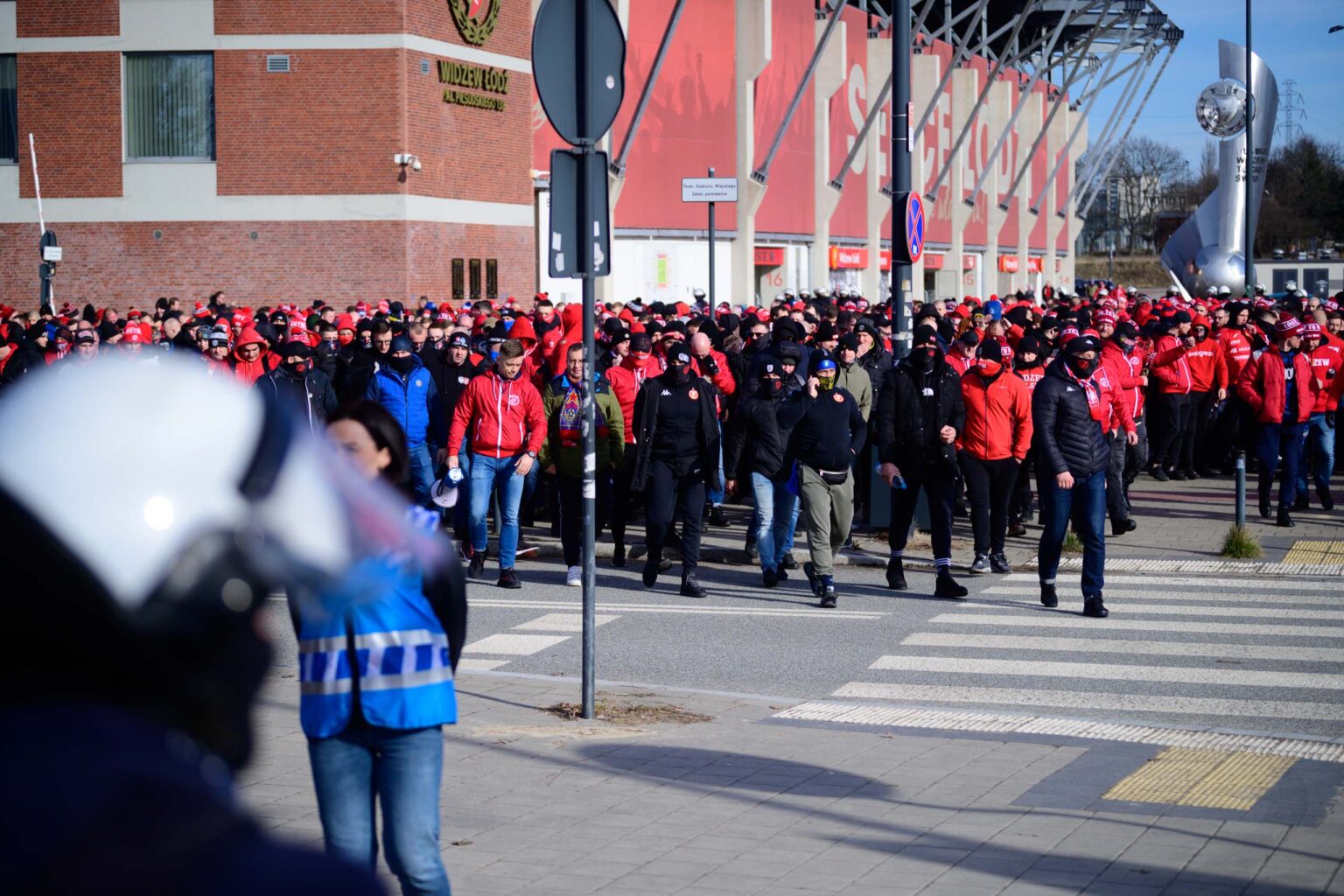 Przemarsz kibicow Widzewa 60