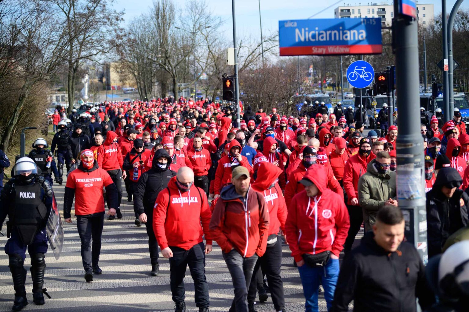 Przemarsz kibicow Widzewa 74