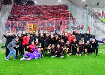 Radosc Widzewa po wygranym meczu 9