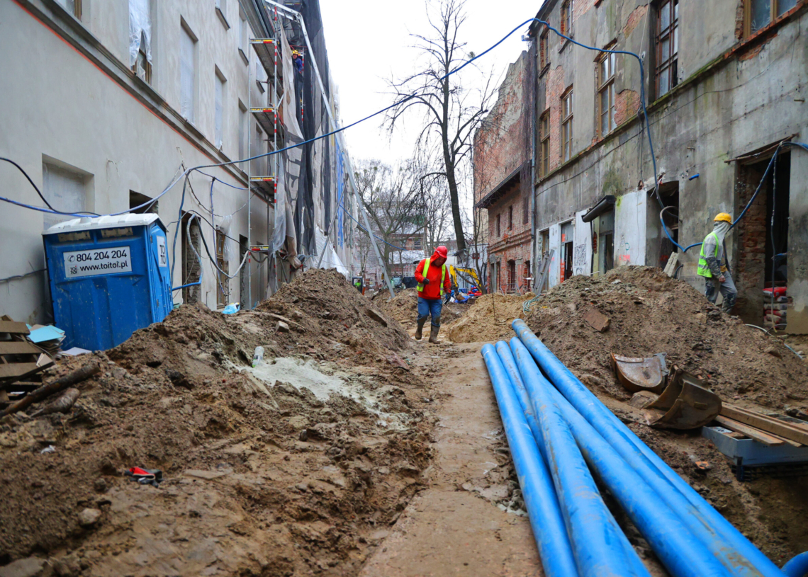 120 mln zł ma kosztować rewitalizacja pofabrycznego kompleksu przy Sienkiewicza, gdzie przeniesie się część wydziałów UMŁ