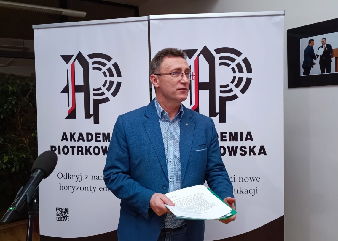 Zamieszanie ws. Akademii Piotrkowskiej. Kto ma rację?