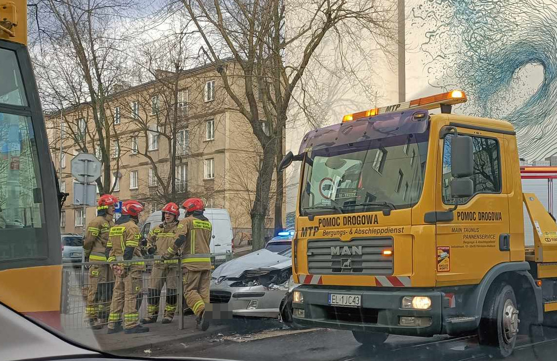 Zatrzymanie ruchu tramwajów na Pomorskiej w Łodzi