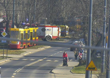 Pożar na Dąbrowskiego w Łodzi. 1 osoba poszkodowana