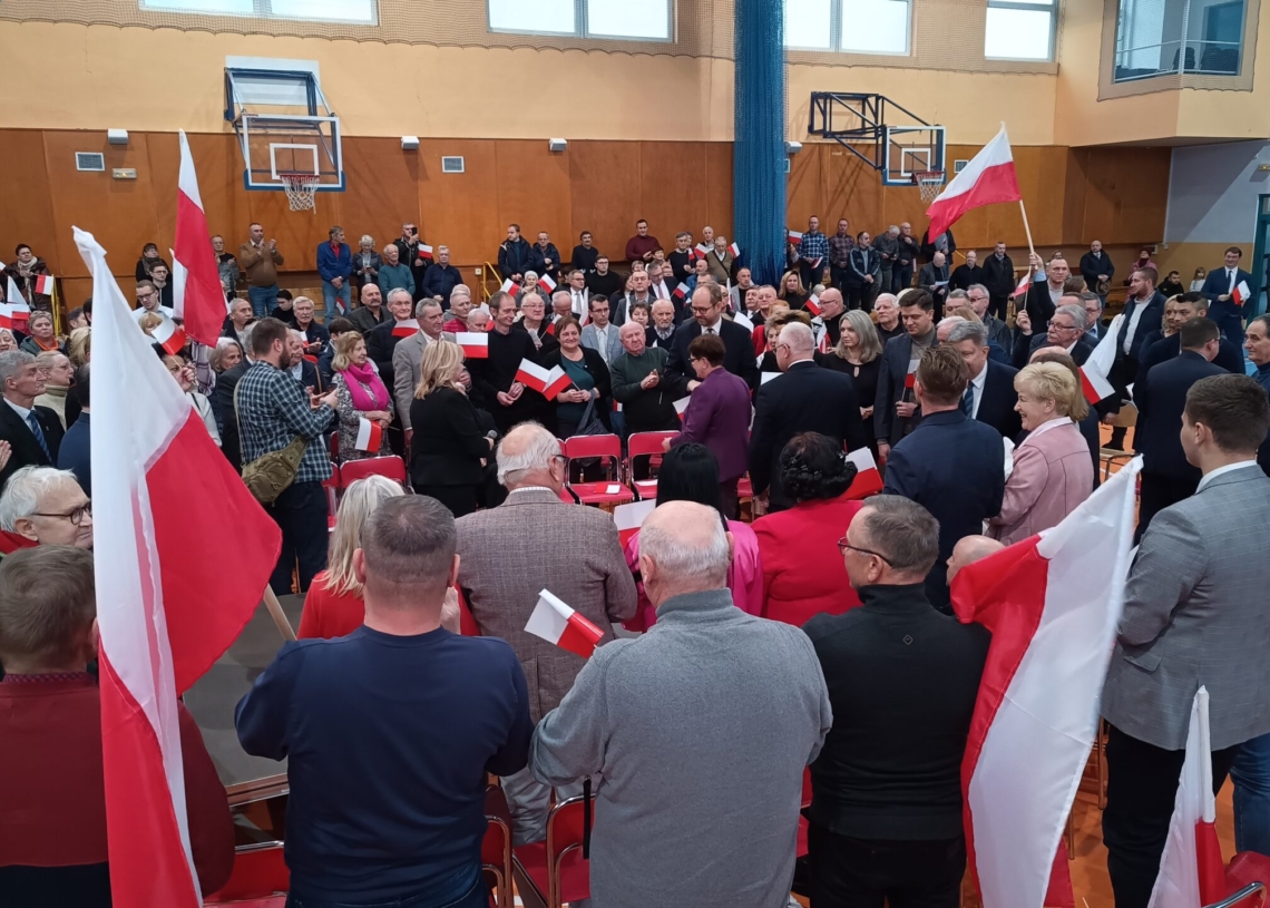 Beata Szydło spotkała się dziś z sympatykami PiS w Sieradzu