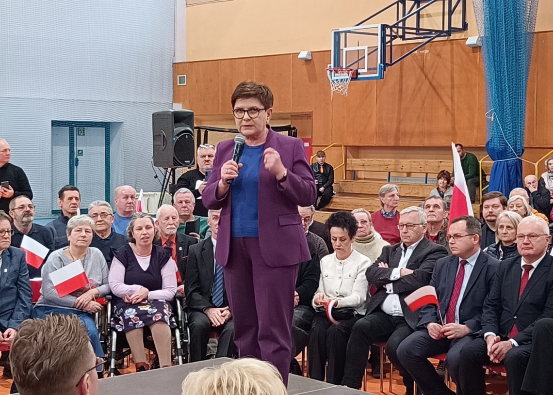 Beata Szydło spotkała się z sympatykami PiS w Sieradzu