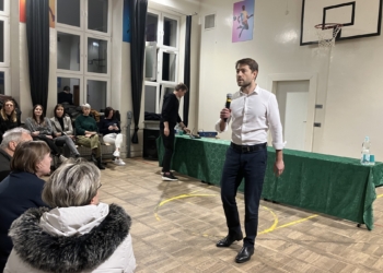 Adam Pustelnik na spotkaniu z mieszkańcami Sikawy