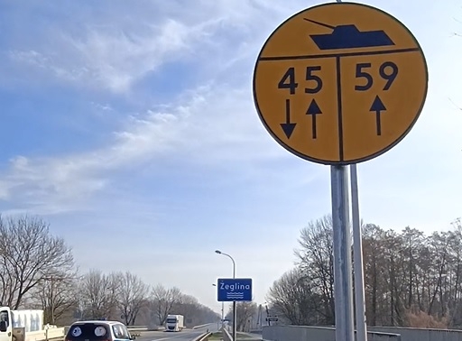 Wojskowe znaki drogowe w Łódzkiem. Co oznaczają? 1 Wojskowe znaki drogowe w Łódzkiem