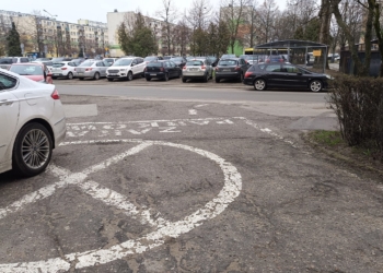 Kierowcy blokują drogi pożarowe