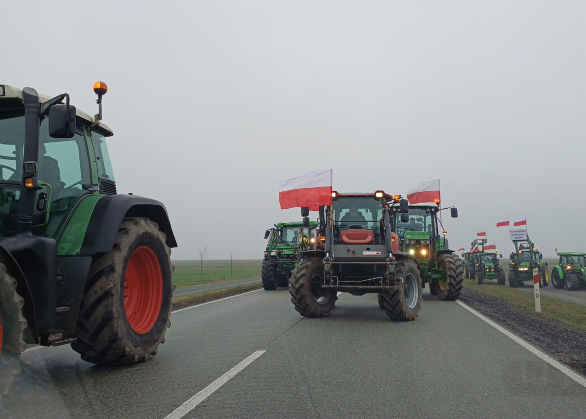 Łódzkie: kolejne protesty rolników, utrudnienia na drogach
