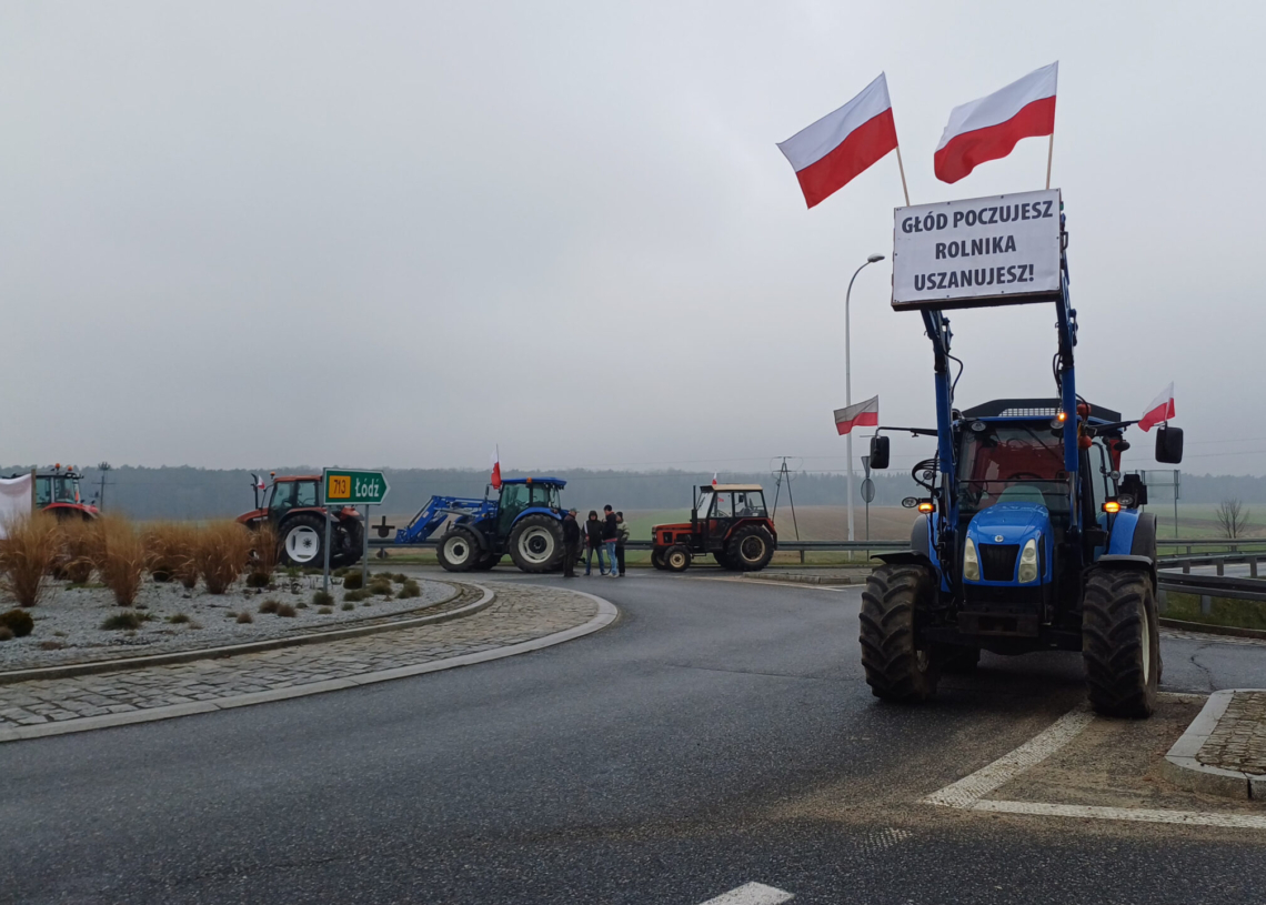 Łódzkie: kolejne protesty rolników, utrudnienia na drogach