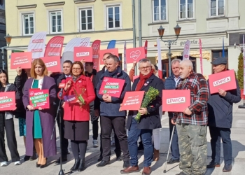 Wyborczy bus Lewicy w Piotrkowie Trybunalskim