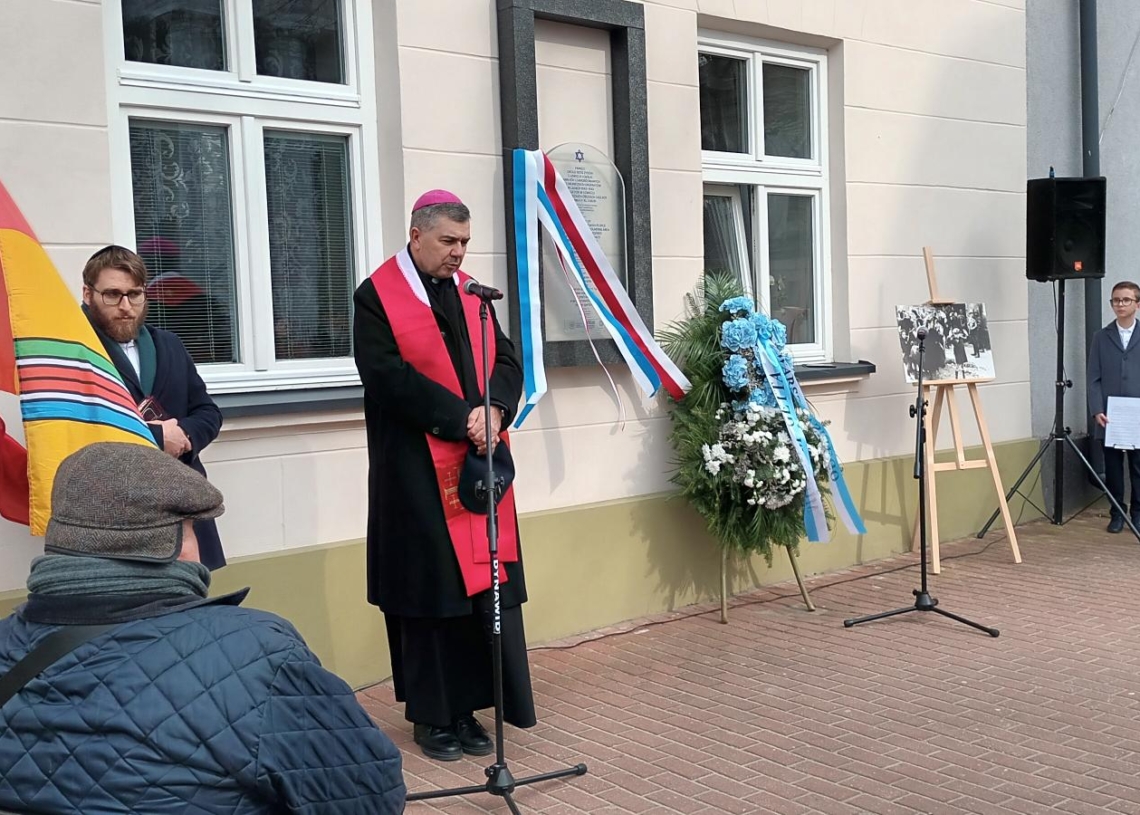 W Łowiczu odsłonięto Macewę Pamięci, upamiętniającą Żydów zamordowanych przez niemieckich okupantów