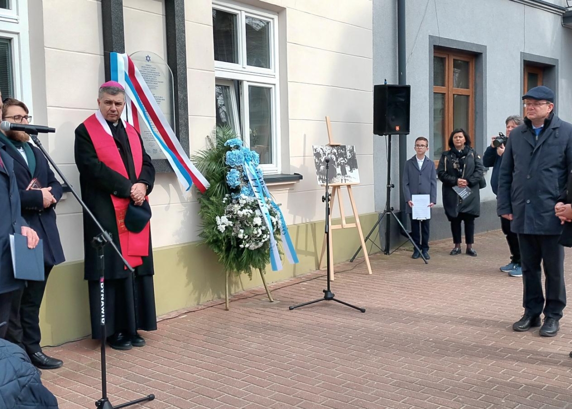 W Łowiczu odsłonięto Macewę Pamięci, upamiętniającą Żydów zamordowanych przez niemieckich okupantów