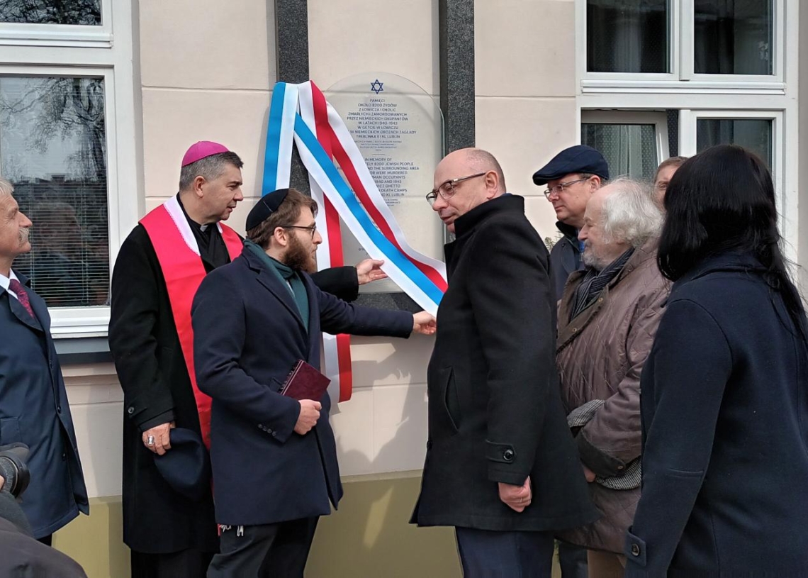 W Łowiczu odsłonięto Macewę Pamięci