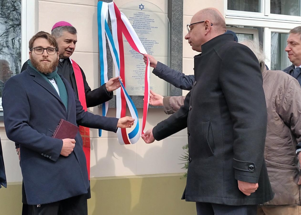 W Łowiczu odsłonięto Macewę Pamięci, upamiętniającą Żydów zamordowanych przez niemieckich okupantów
