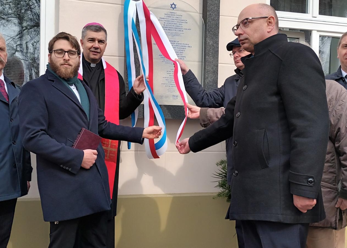 W Łowiczu odsłonięto Macewę Pamięci, upamiętniającą Żydów zamordowanych przez niemieckich okupantów