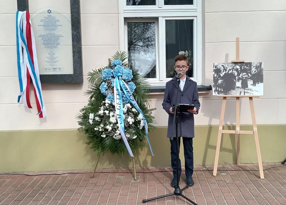W Łowiczu odsłonięto Macewę Pamięci, upamiętniającą Żydów zamordowanych przez niemieckich okupantów