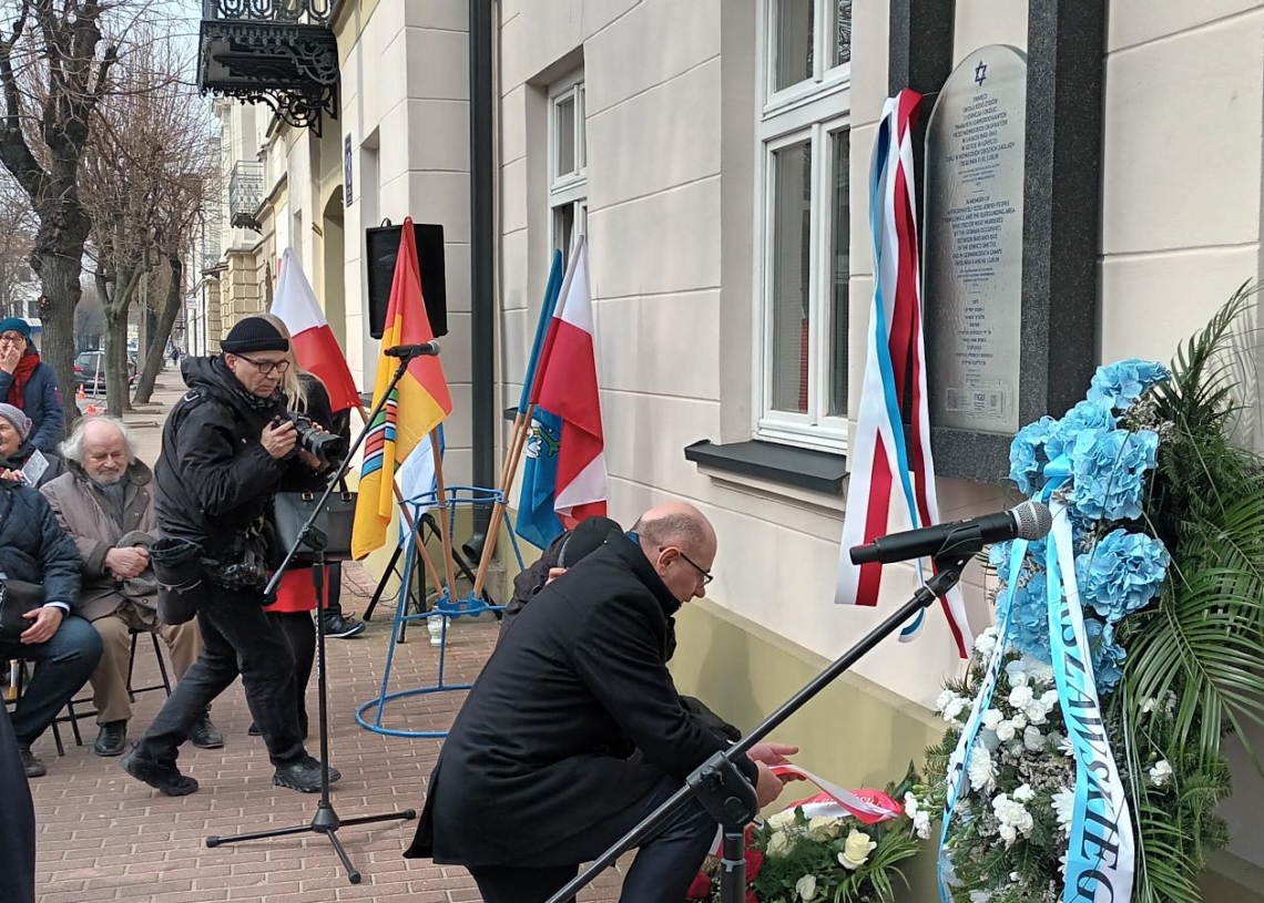 W Łowiczu odsłonięto Macewę Pamięci, upamiętniającą Żydów zamordowanych przez niemieckich okupantów