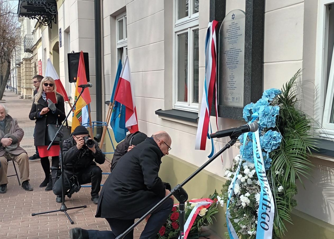 W Łowiczu odsłonięto Macewę Pamięci, upamiętniającą Żydów zamordowanych przez niemieckich okupantów