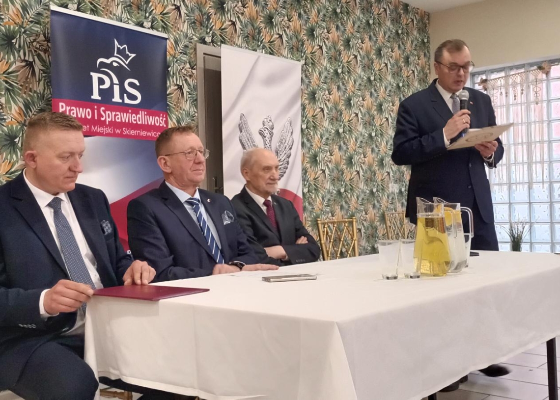 Konwencja Prawa i Sprawiedliwości w Makowie pod Skierniewicami 1 Konwencja PiS w Makowie