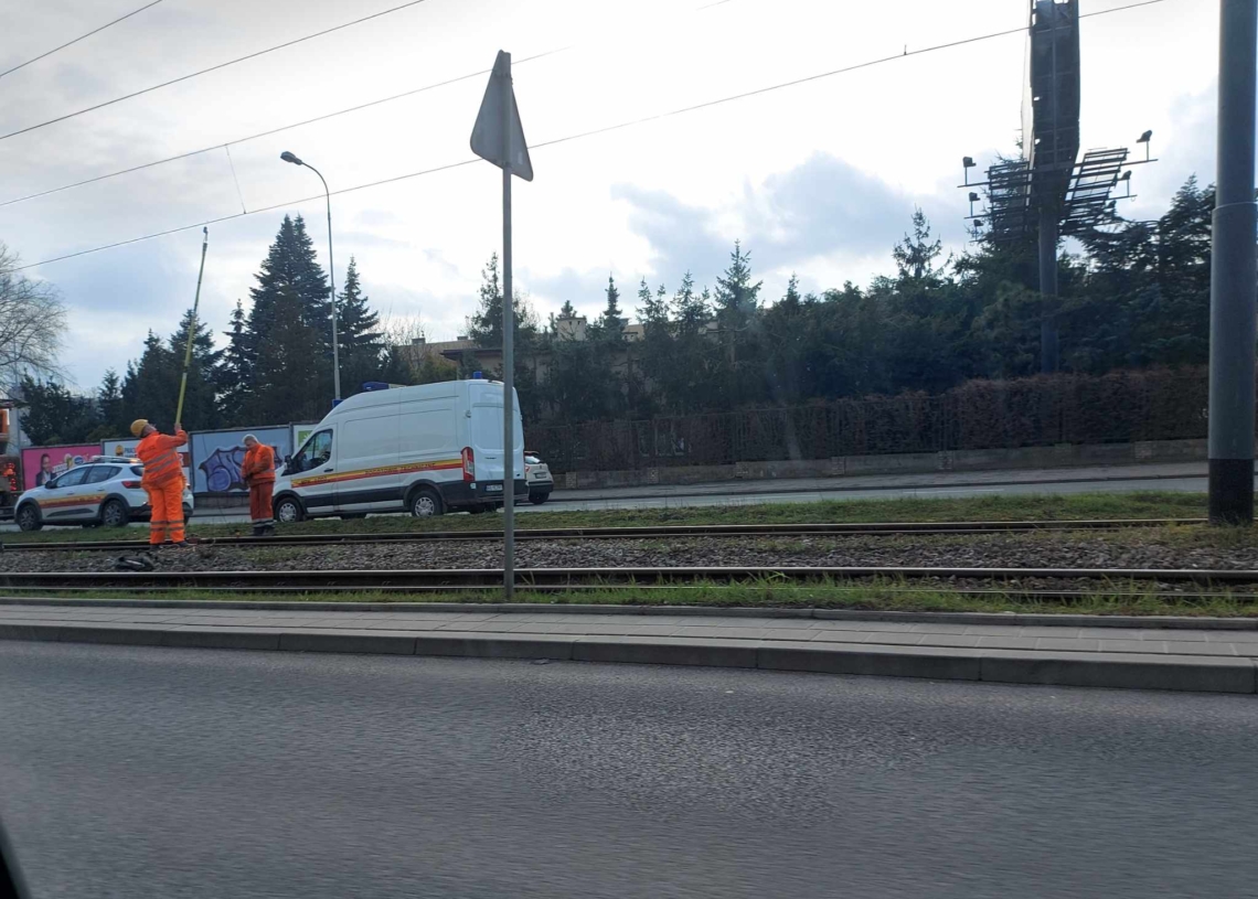 Wykolejenie tramwaju na Rzgowskiej przy Chóralnej. 4 linie tramwajowe kursowały objazdem