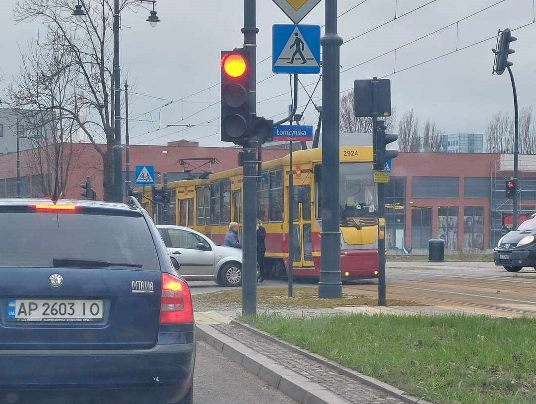 Zatrzymanie ruchu tramwajowego na Dąbrowskiego