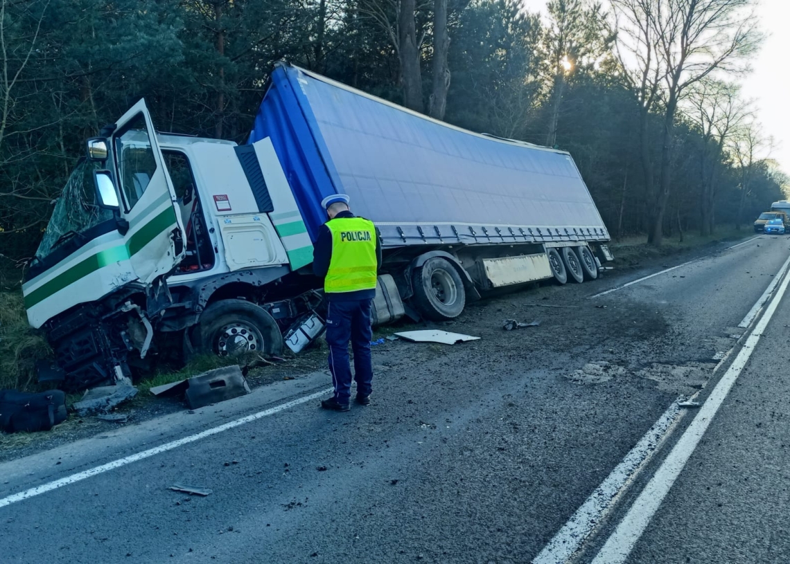 Śmiertelny wypadek w pobliżu miejscowości Jaksonek (gmina Sulejów). Utrudnienia na DK74