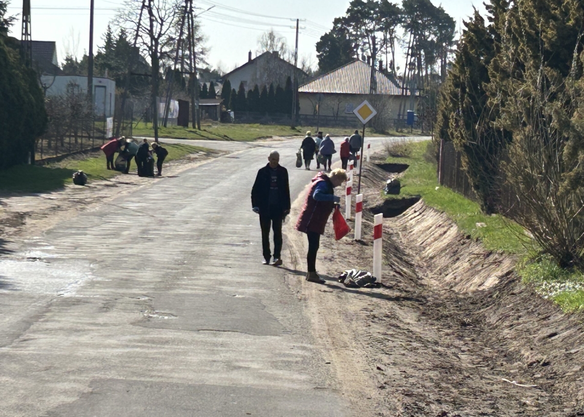 Mieszkańcy Męckiej Woli posprzątali swoją miejscowość