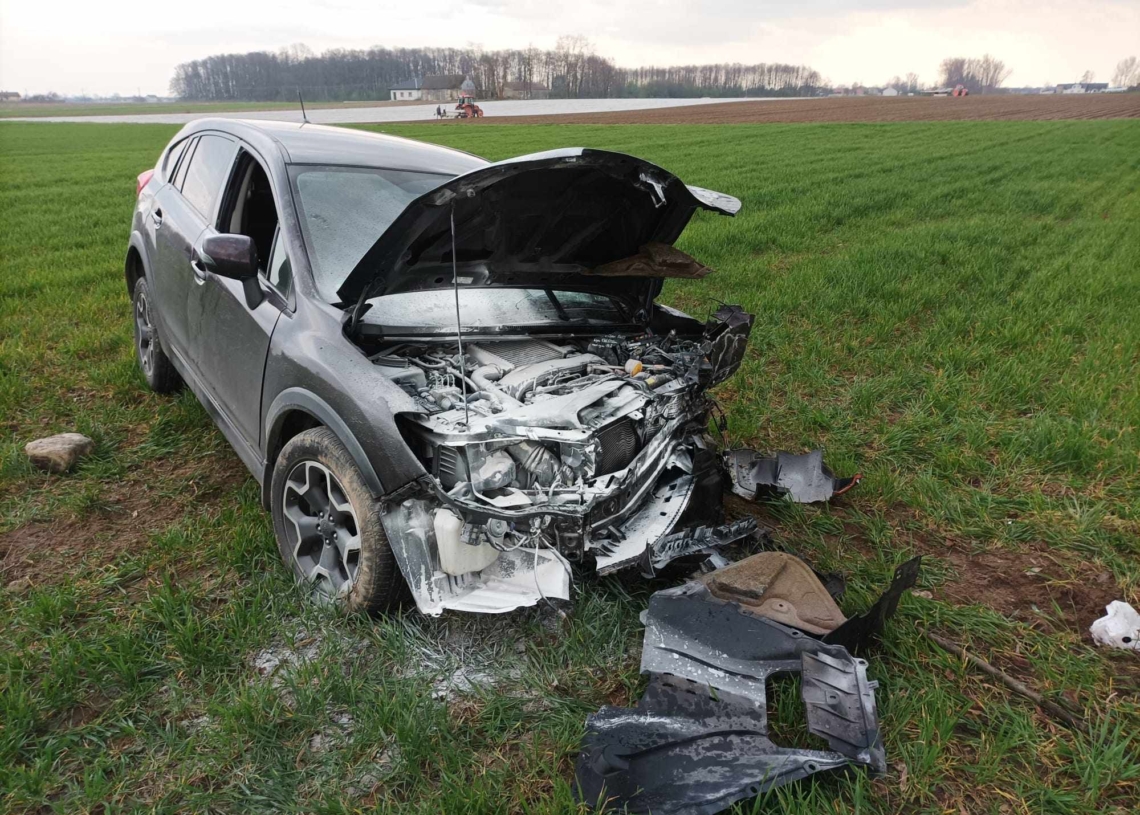 Wypadek DK83 w Kościerzynie. KPP i KP PSP Sieradz