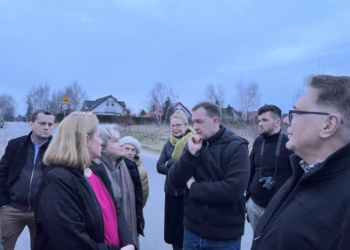 Protest mieszkańców Stoków przeciwko wycince drzew
