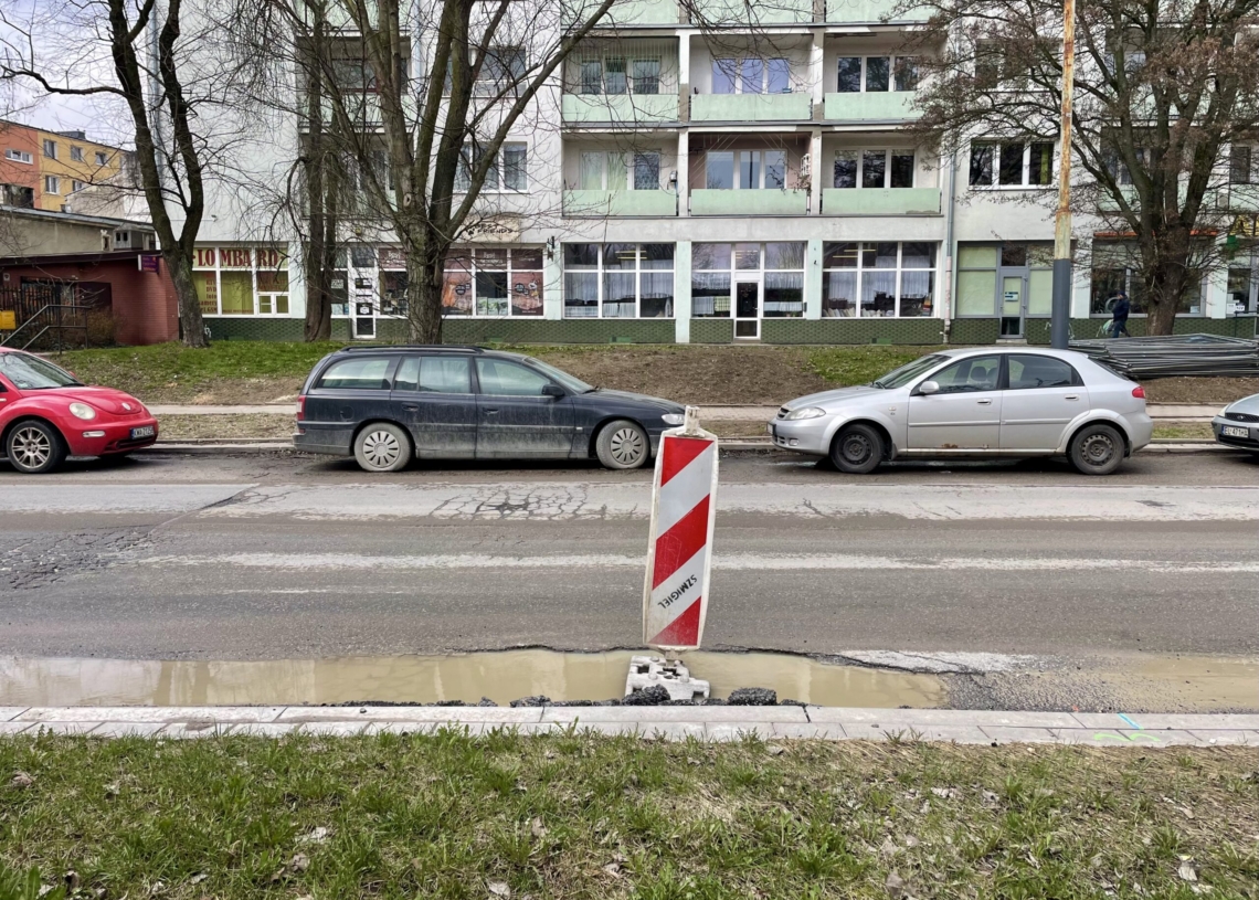 12 marca miała się rozpocząć punktowa naprawa nawierzchni na Boya-Żeleńskiego. Na razie jej stan się nie polepszył