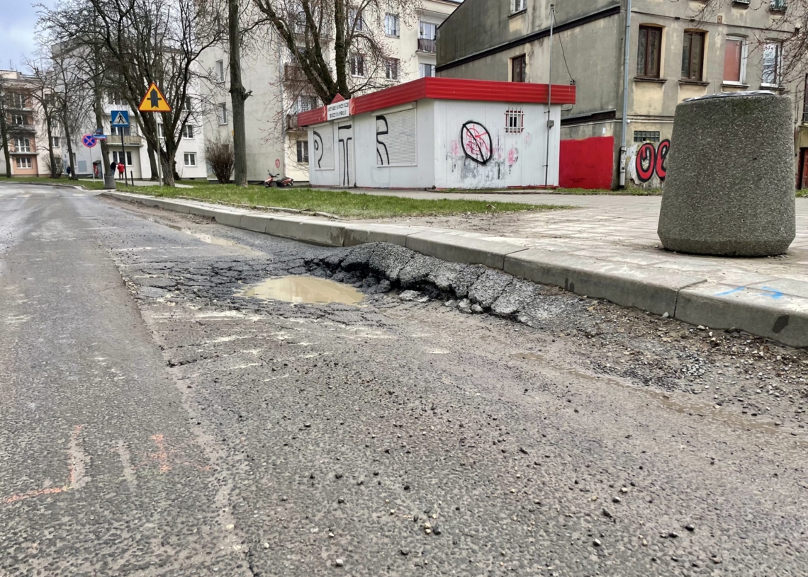12 marca miała się rozpocząć punktowa naprawa nawierzchni na Boya-Żeleńskiego. Na razie jej stan się nie polepszył