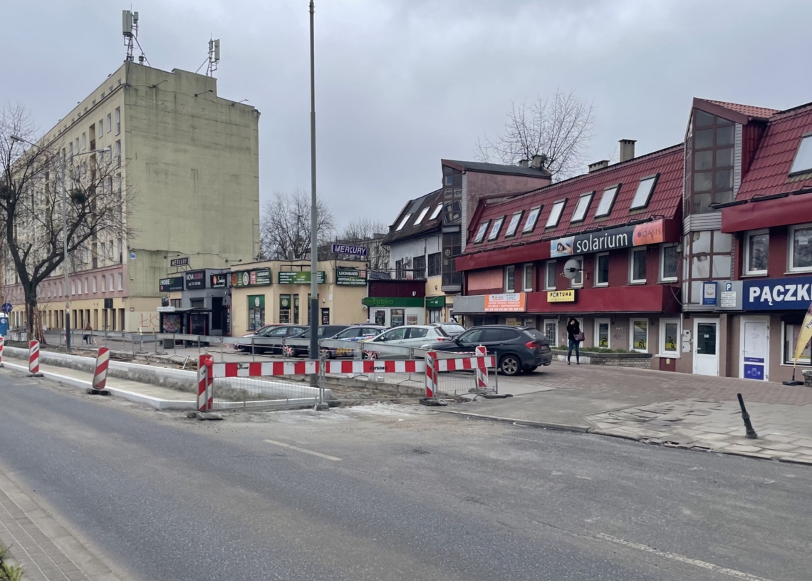 Na Zachodniej autobusy stoją w korkach w godzinach szczytu