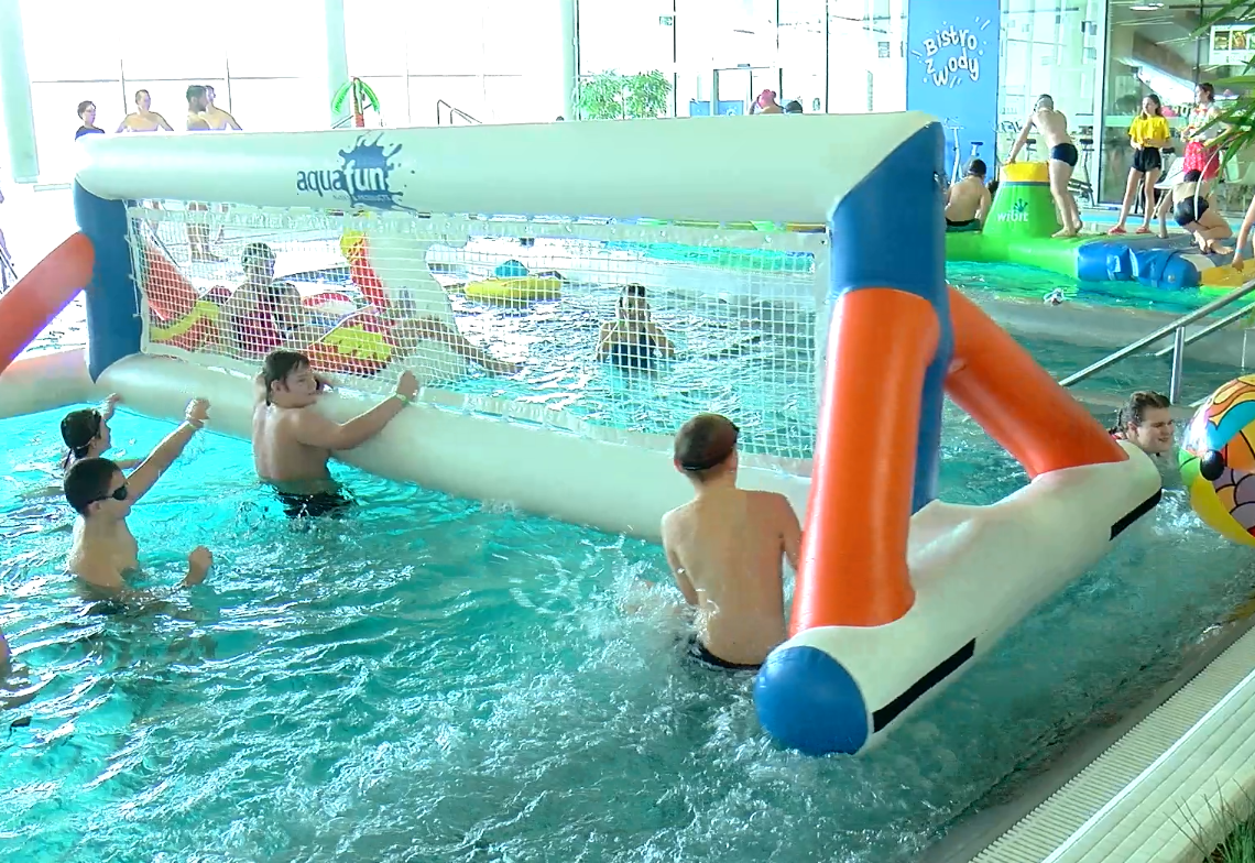 Pool Party w Zduńskiej Woli, czyli mistrzowie pływania w zduńskowolskim Aquaparku