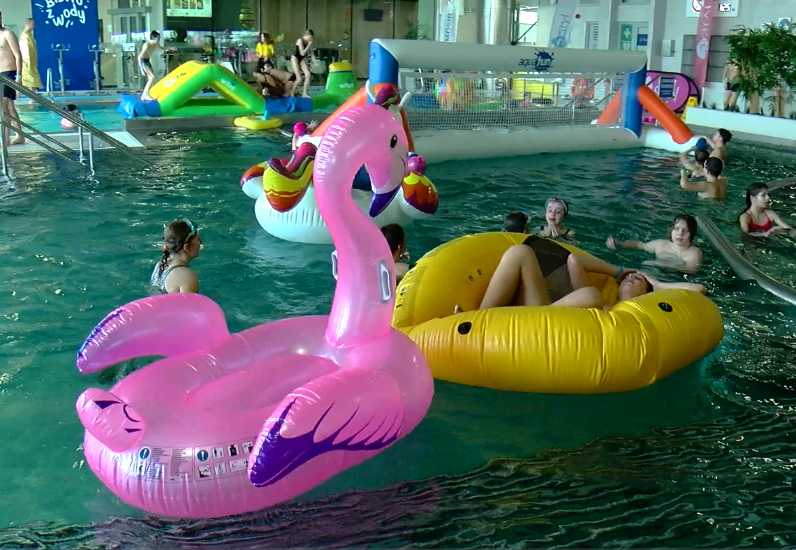 Pool Party w Zduńskiej Woli, czyli mistrzowie pływania w zduńskowolskim Aquaparku