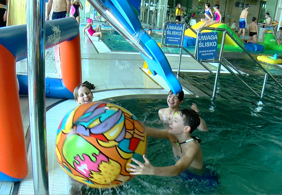 Pool Party w Zduńskiej Woli, czyli mistrzowie pływania w zduńskowolskim Aquaparku