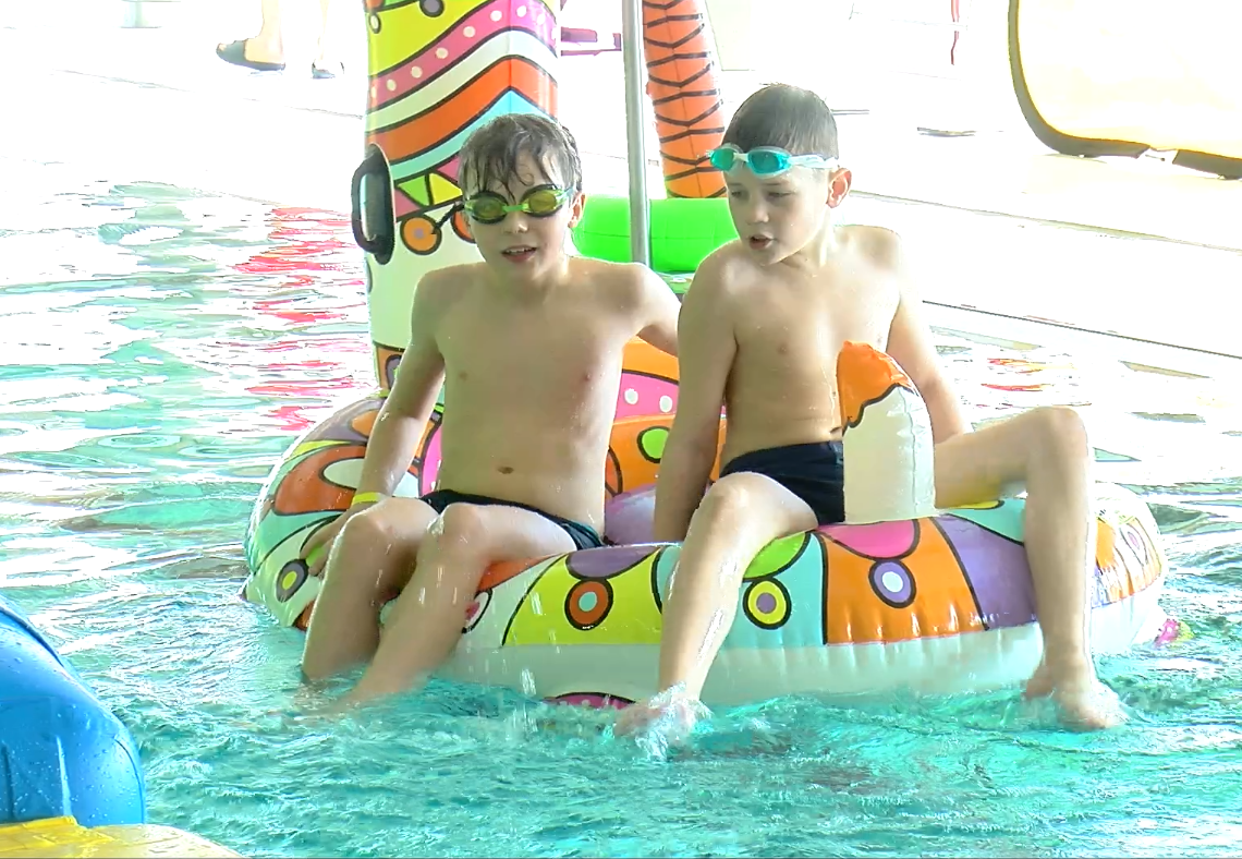 Pool Party w Zduńskiej Woli, czyli mistrzowie pływania w zduńskowolskim Aquaparku