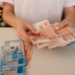 Kobiety zarabiają mniej niż mężczyźni i rzadziej proszą o podwyżkę 7 Polki zarabiają mniej niż mężczyźni