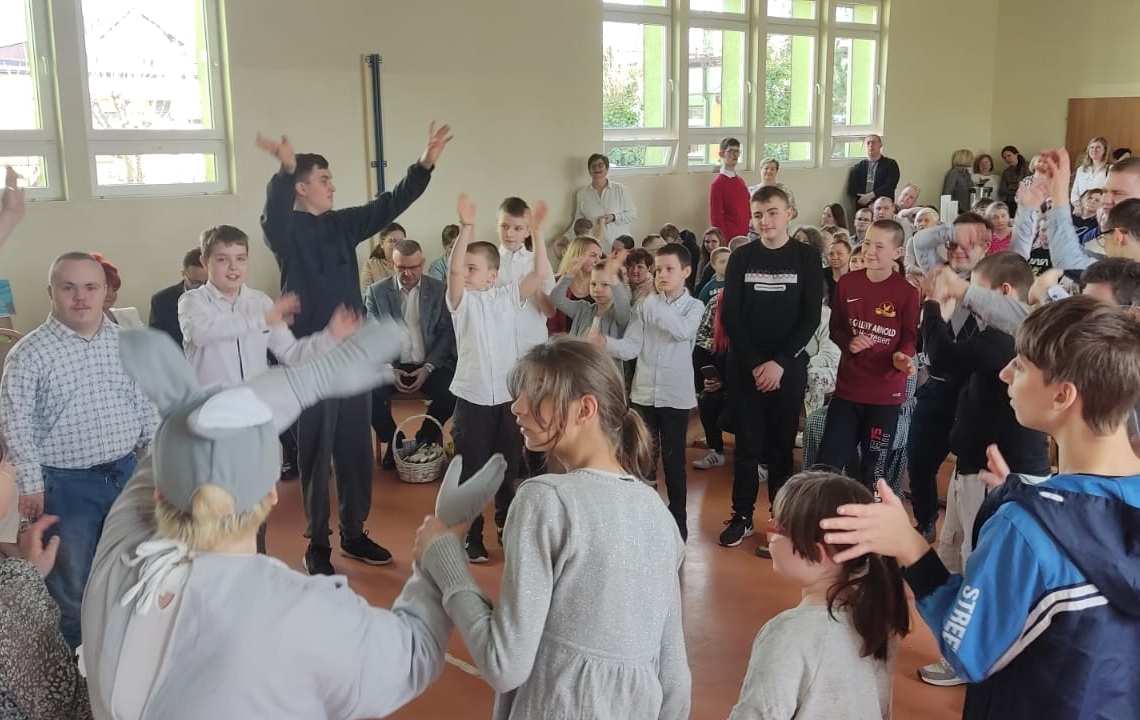 Śniadanie wielkanocne w Specjalnym Ośrodku Szkolno-Wychowawczym w Sieradzu