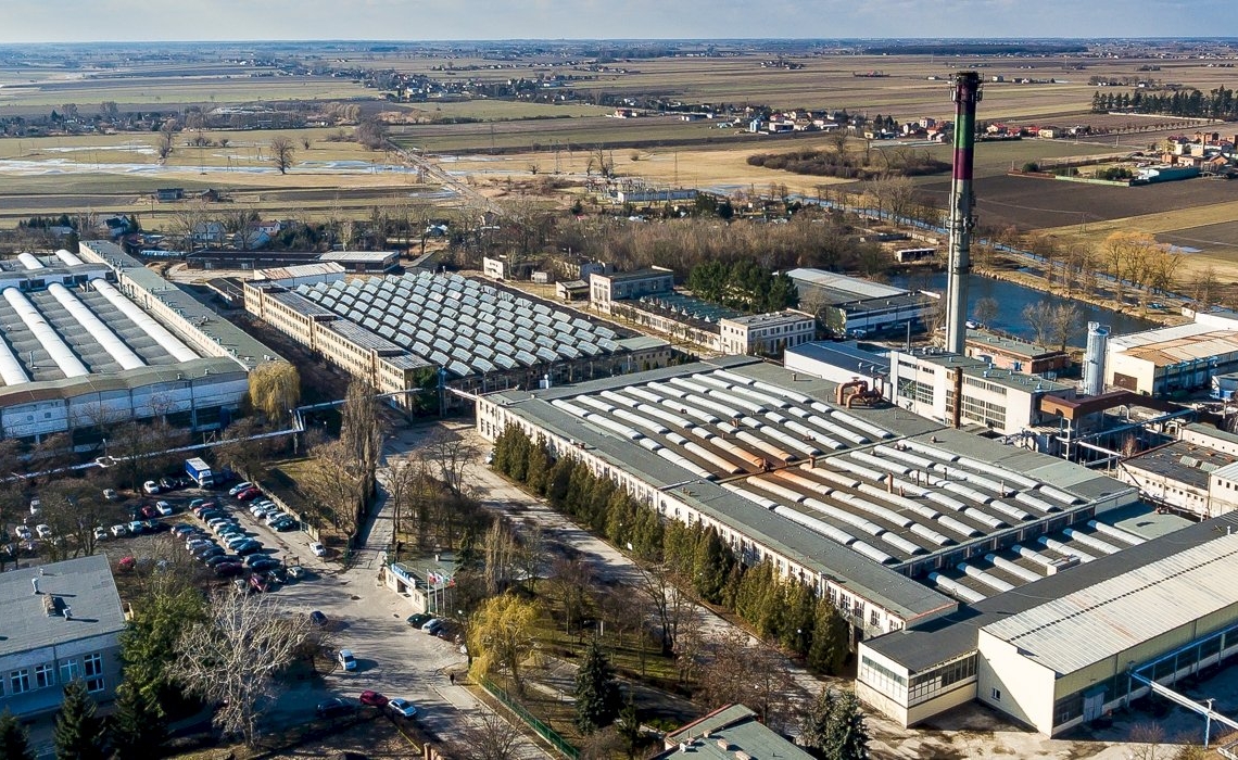 Ewakuacja pracowników zakładu EMIT w Żychlinie