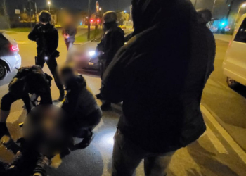 To 33-latek podpalił mężczyznę na przystanku. Został zatrzymany